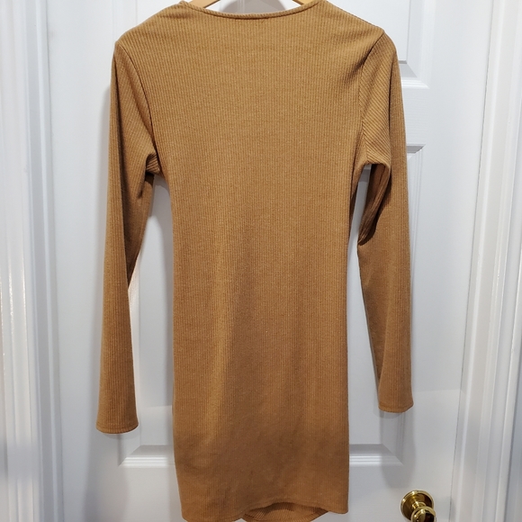 VICI Gabrielle Ribbed Twisted Dress - Picture 3 of 3